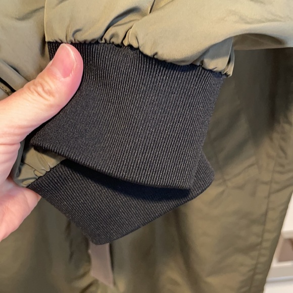 New condition- jacket - Picture 2 of 7